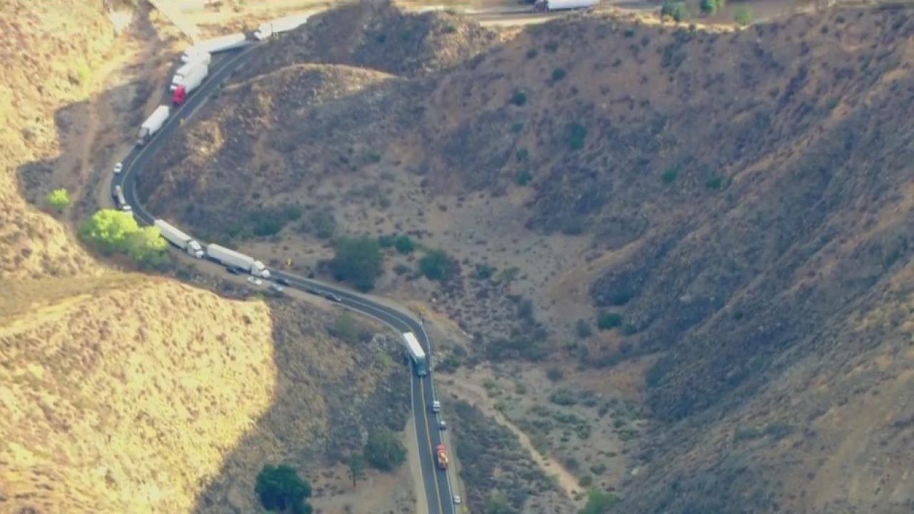 Route Fire: Alternative route from 5 Freeway closed