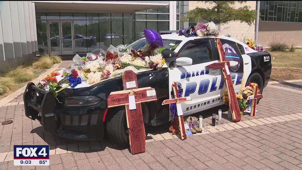 Community grieves for fallen Dallas officer