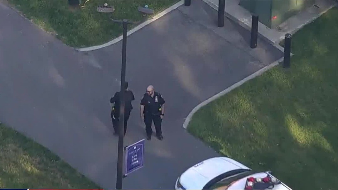 Two 15-year-old shot in Queens