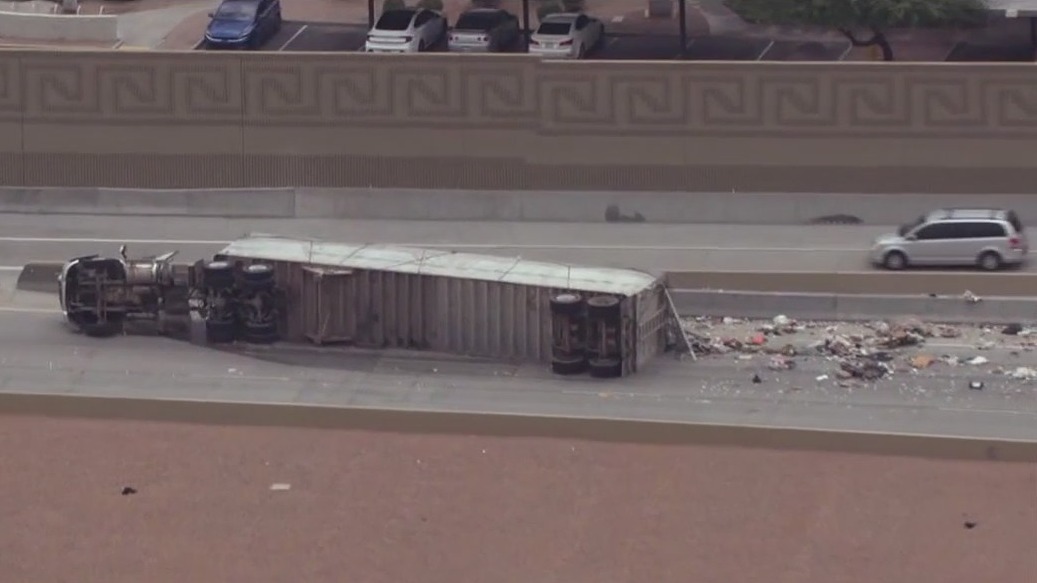 Truck crash closes portion of the I-10