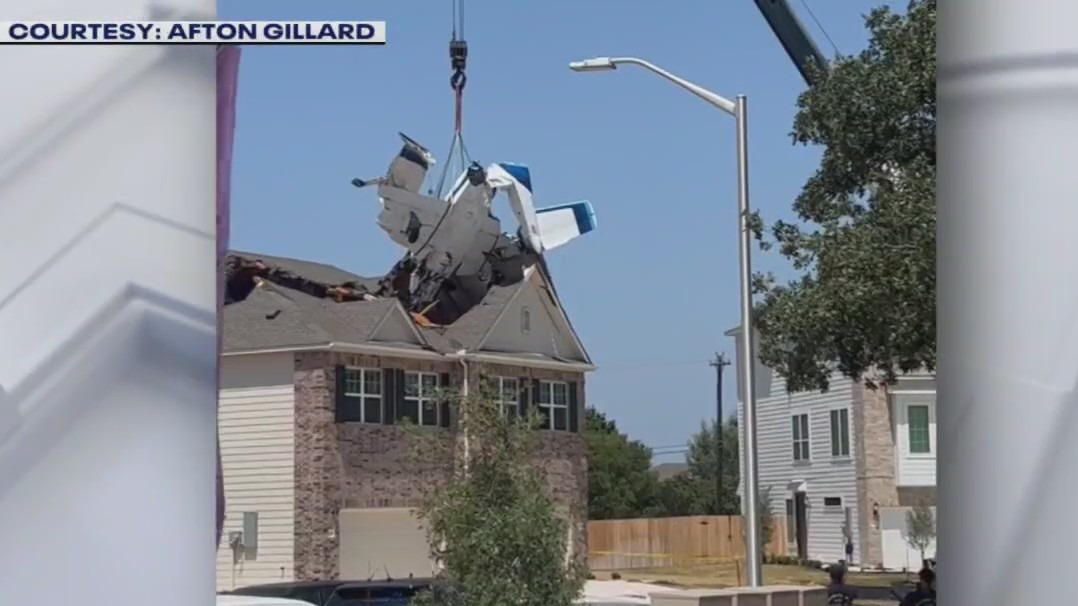 Plane removed from Georgetown house