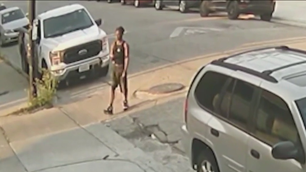 Video shows last time missing man was seen in Chicago