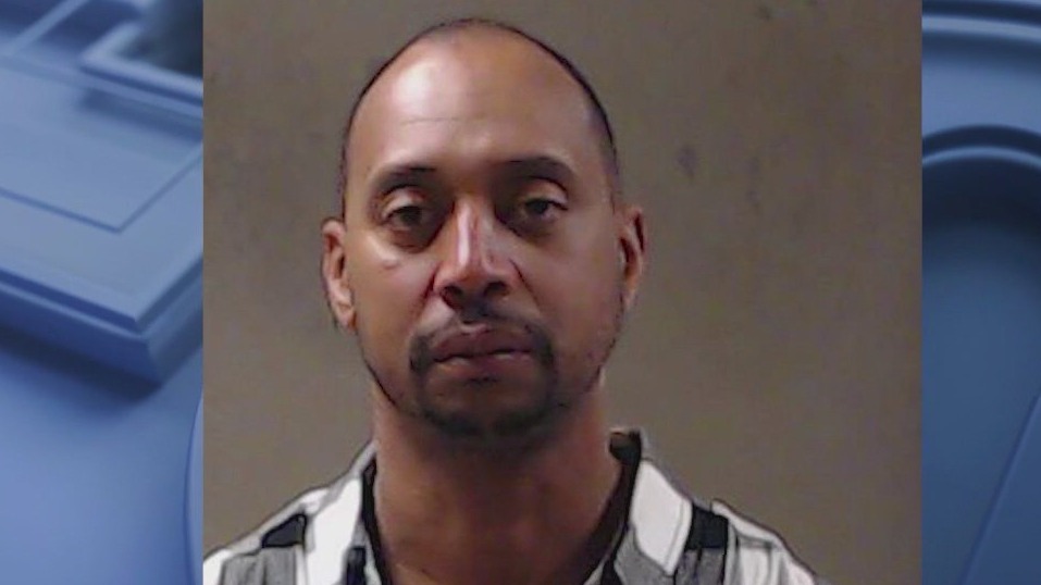 Manhunt for accused child rapist who jumped bail | FOX 5 Atlanta