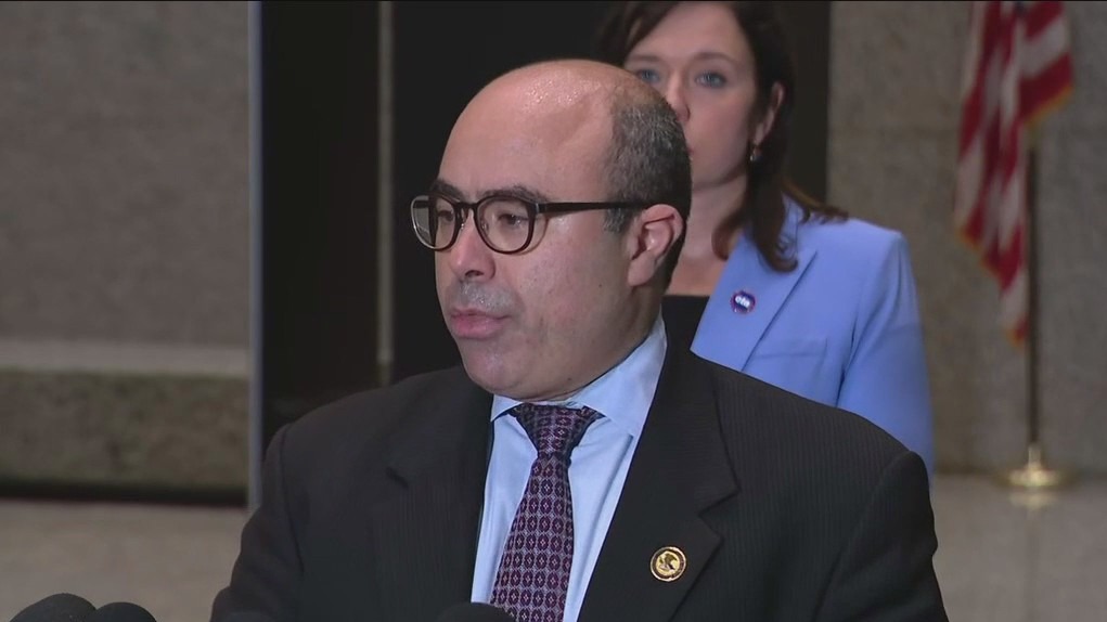 Chicago CTA arson attack: Man faces terrorism charge after allegedly lighting woman on fire