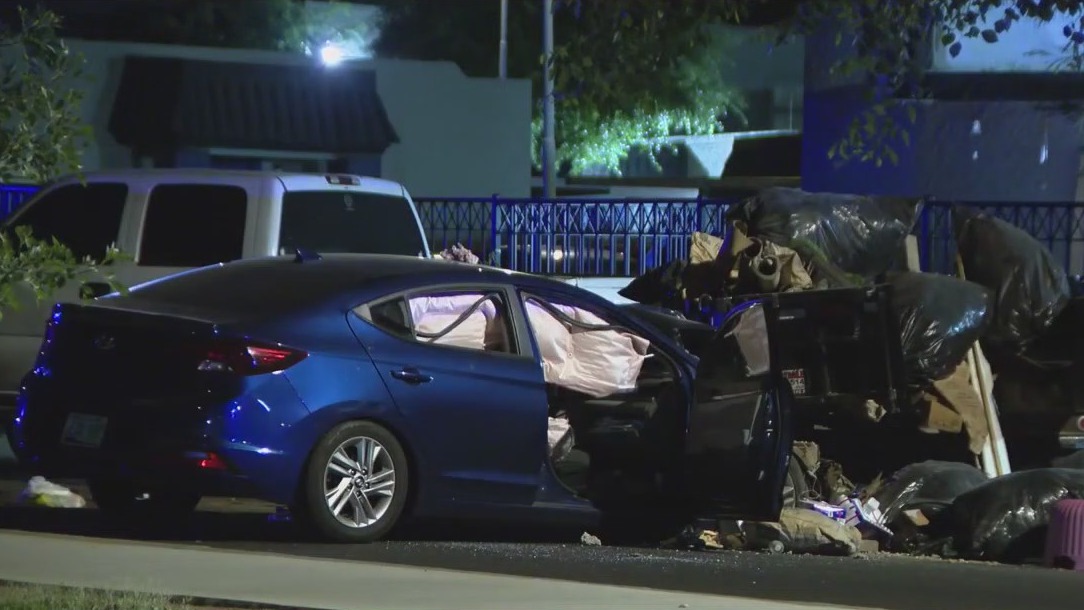 Woman dead following crash in Phoenix | FOX 10 Phoenix