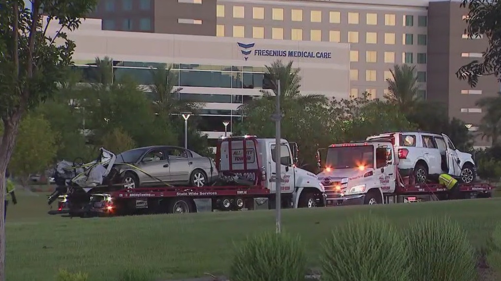 Chandler crash leaves 2 dead | FOX 10 Phoenix