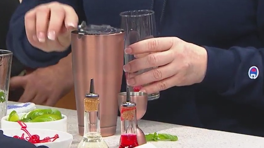 Making cocktails with Hollywood Casino