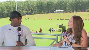 Michael Penix Jr. goes one-one-one at training camp