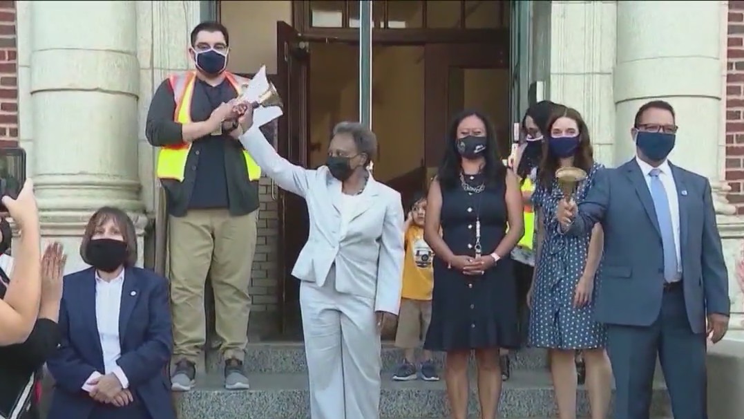 'Unethical': Opponents react after Lightfoot's campaign emails teachers for student volunteers