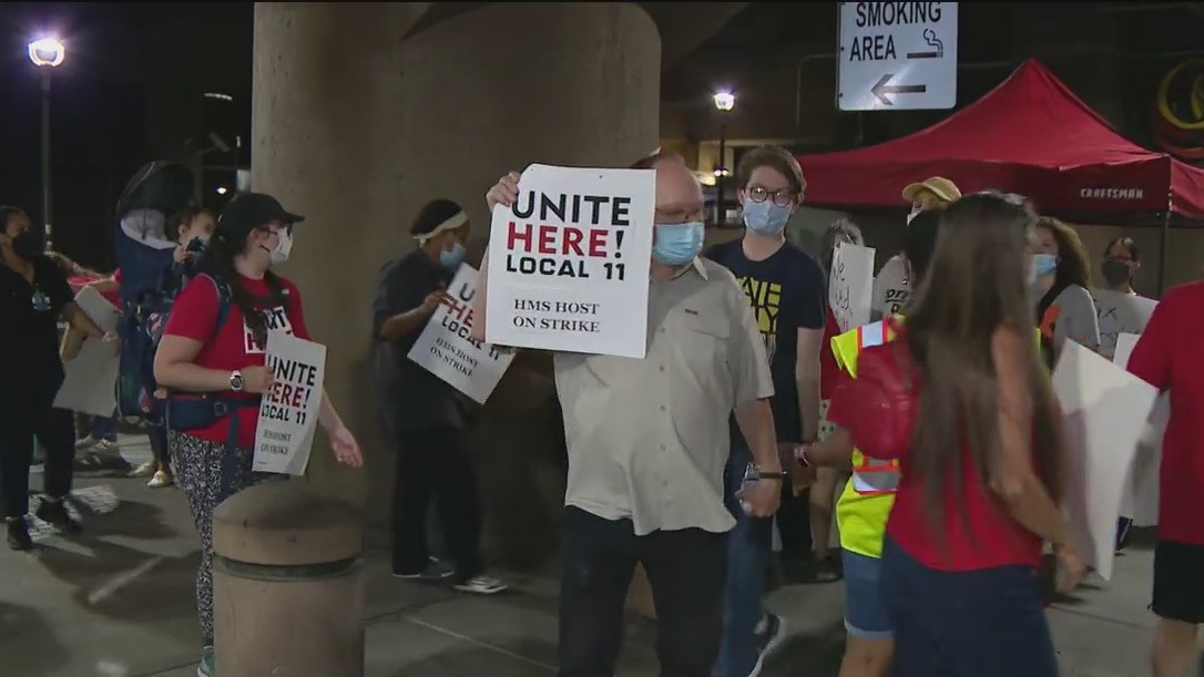 Sky Harbor protest: HMS Host employees protesting understaffing issues