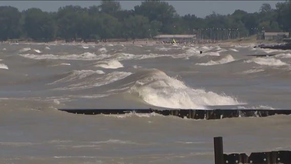 Search resumes for swimmer who went missing in Lake Michigan