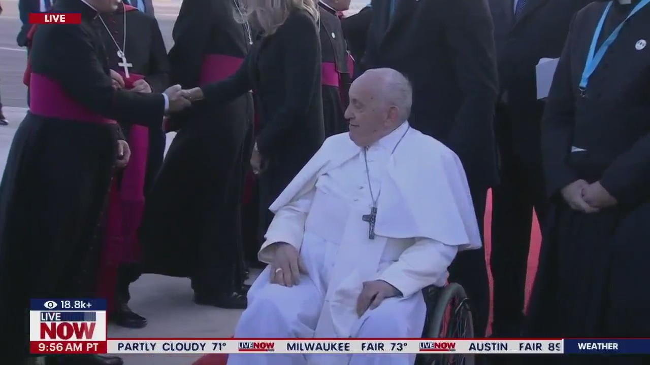 Pope Francis departs France after holy mass