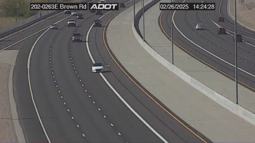 Stolen car involved in Phoenix area chase