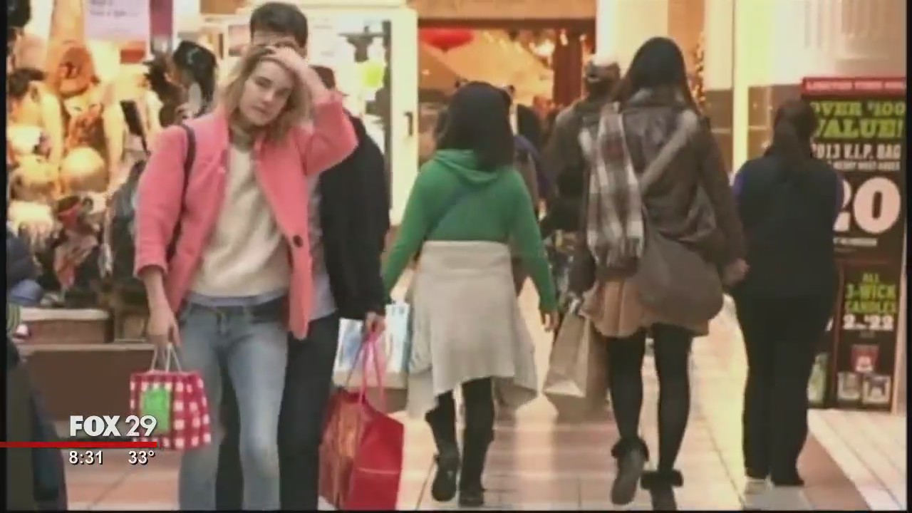 How to avoid overspending this holiday season