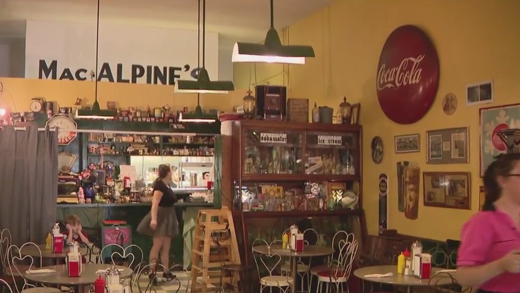 Federal grant helps save MacAlpines Diner in Phoenix