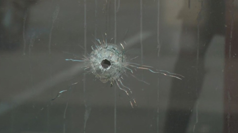 Robbery attempt leads to shootout on Covington Highway