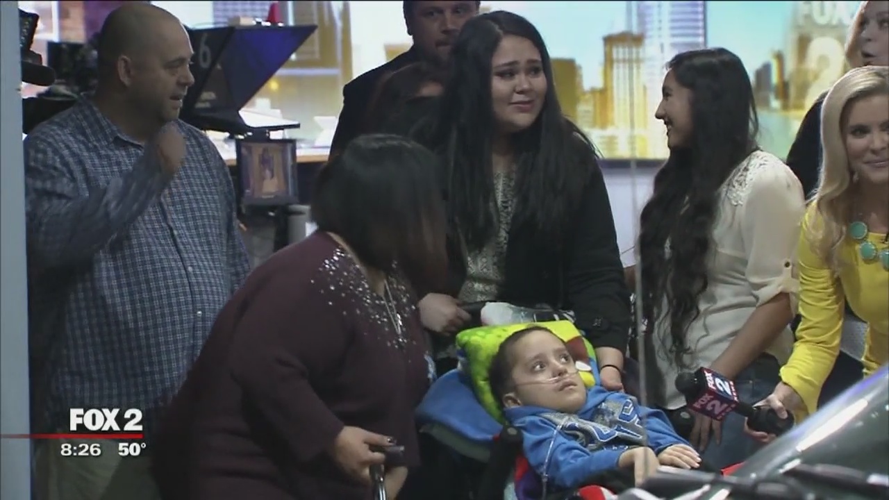 Amy's Angel donates new van to Jay's Juniors family