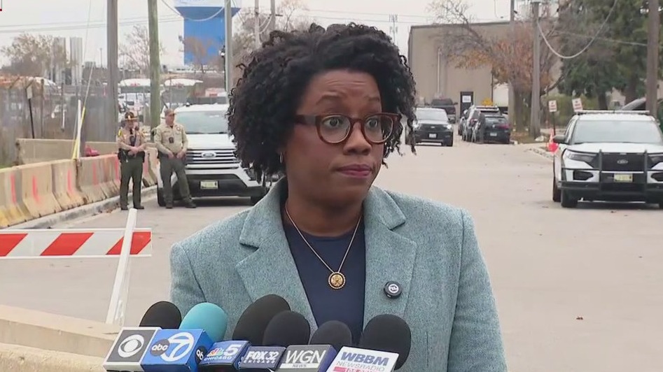 Illinois congresswoman describes what she saw inside Broadview ICE facility