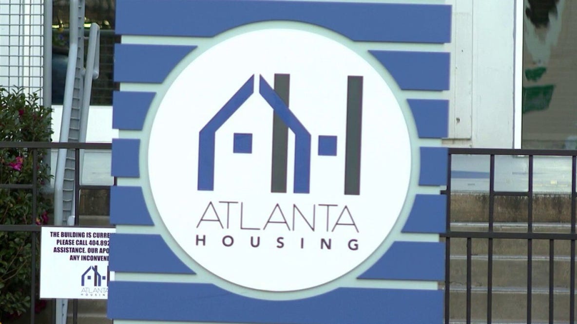 Former housing executive expected to plead guilty in fraud case