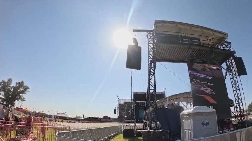 Fans excited for Country Thunder despite the heat