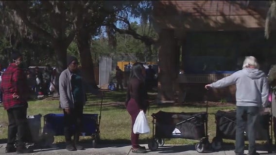 Food banks help feed Tampa families in need
