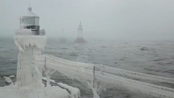 Arctic blast, snow moves into northeast