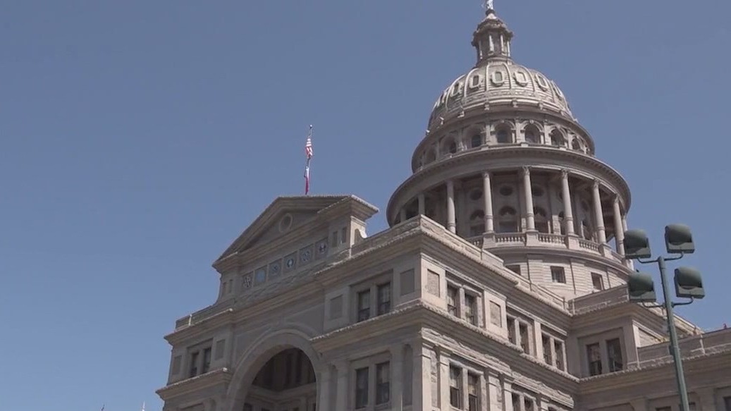 Federal judges block new Texas congressional maps