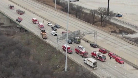 Hazmat situation on I-55 closes all lanes of expressway