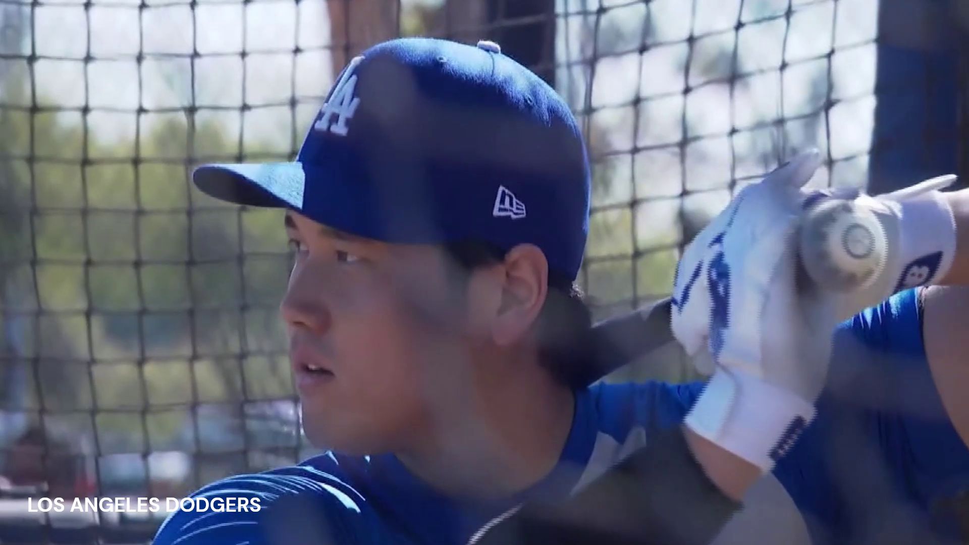 Shohei Ohtani works out with Dodgers