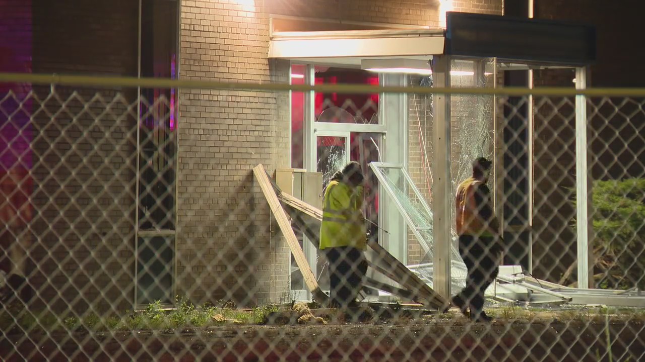 Building explodes on Detroit's east side