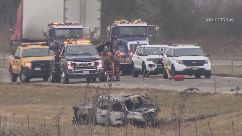Driver killed in fiery, wrong-way crash on I-88 in Kane County | FOX 32 ...