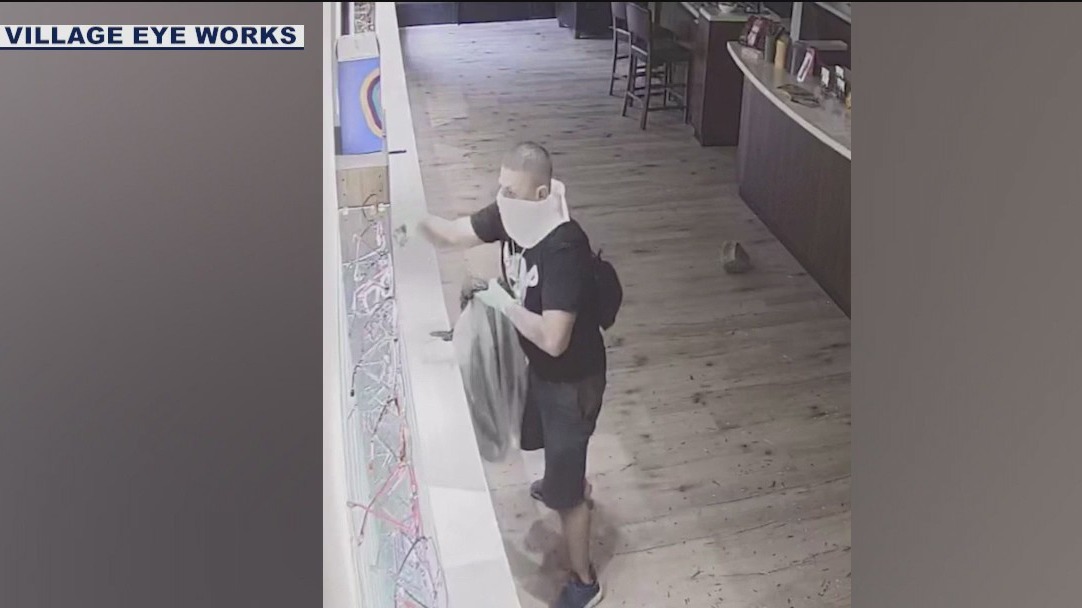 Thieves break into 3 different eyeglass shops across central Phoenix