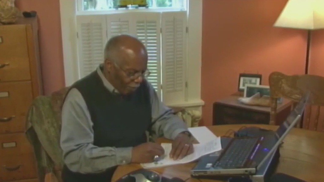 Seniors targeted most by tech and investment schemes | FOX 10 Phoenix