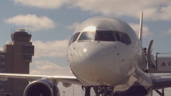 Airlines struggle to return to normal across U.S.