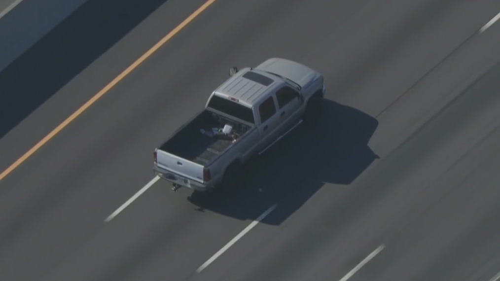 Carjacking suspect clocked at going 100 mph | FOX 11 Los Angeles