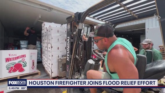 Houston firefighter gathers donations for flood victims