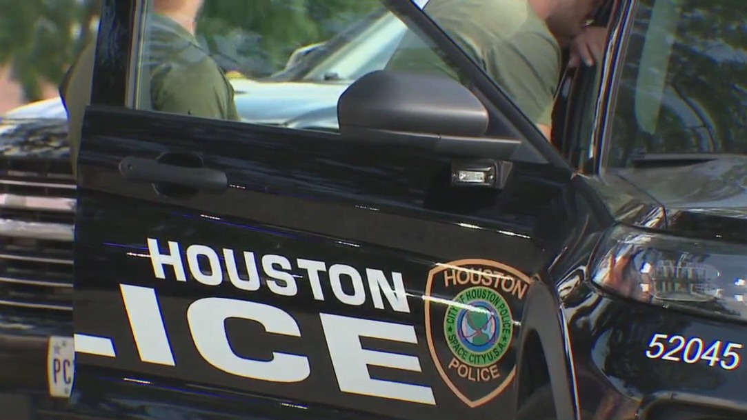 Houston City Council approves pay raise for police officers