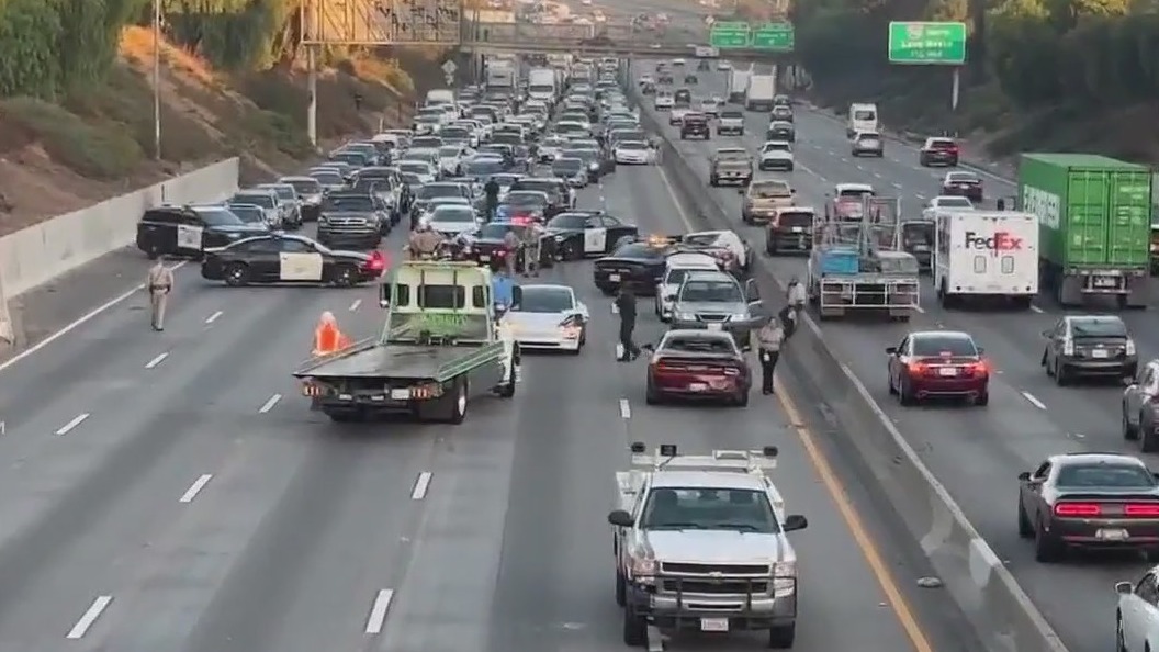 Search continues for freeway shooting suspects | FOX 11 Los Angeles
