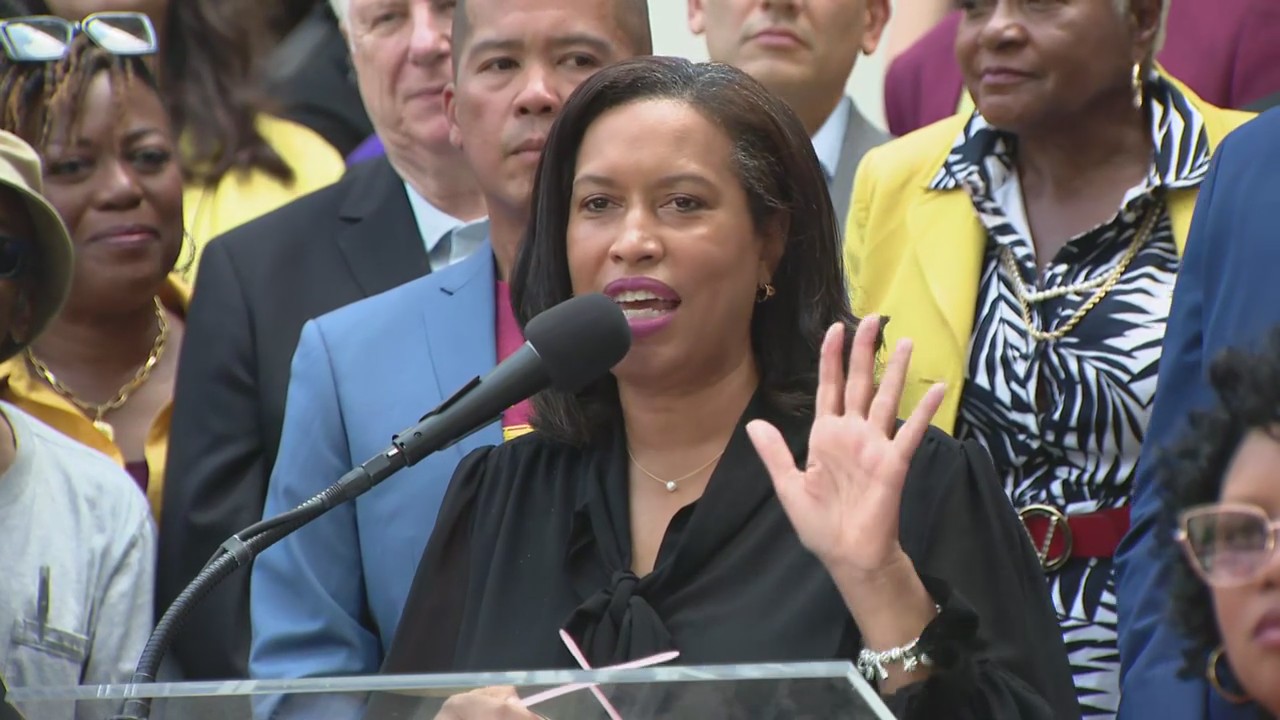 Mayor Muriel Bowser speaks at rally to bring Commanders back to DC