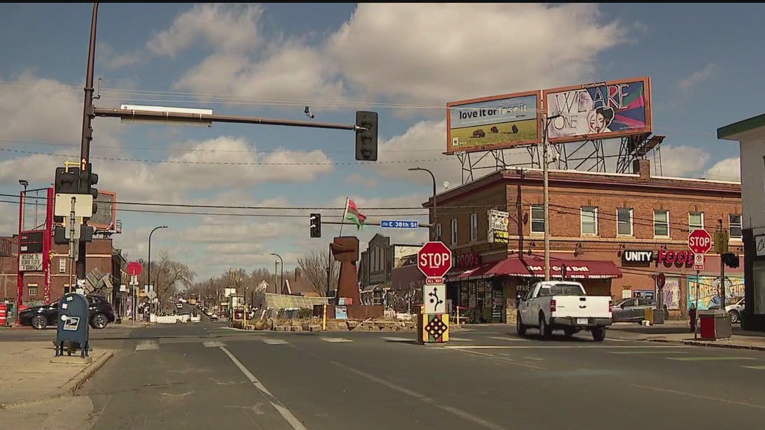 Witness recounts horror of finding man shot in car