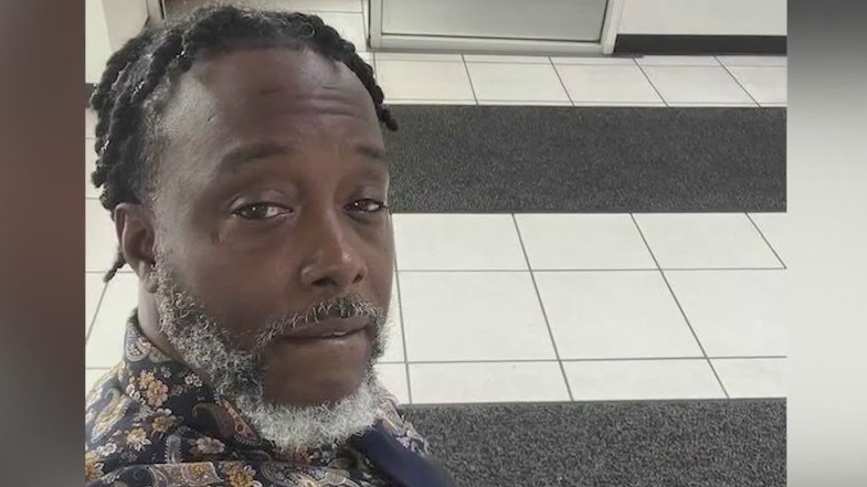 Man killed outside Bojangles where teen daughter works