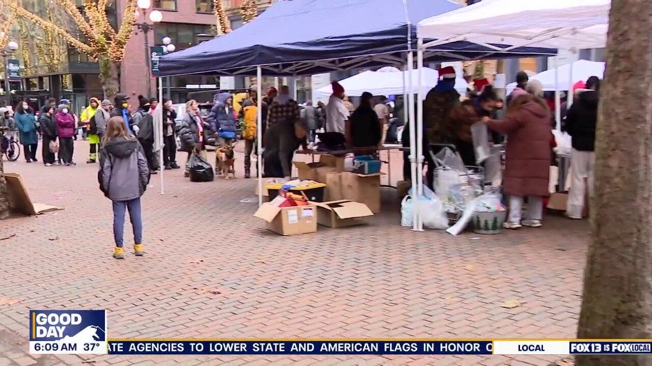 'Cozy Connections' brings holiday cheers to Seattle streets