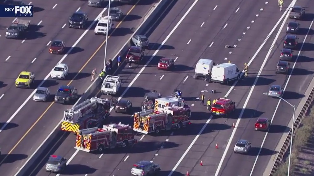 Motorcyclist dies after 7-vehicle crash on Loop 202 | FOX 10 Phoenix