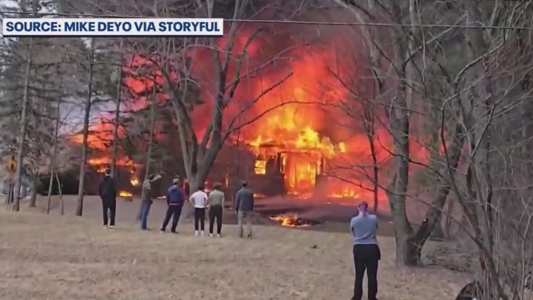 Plane slams into Minnesota home