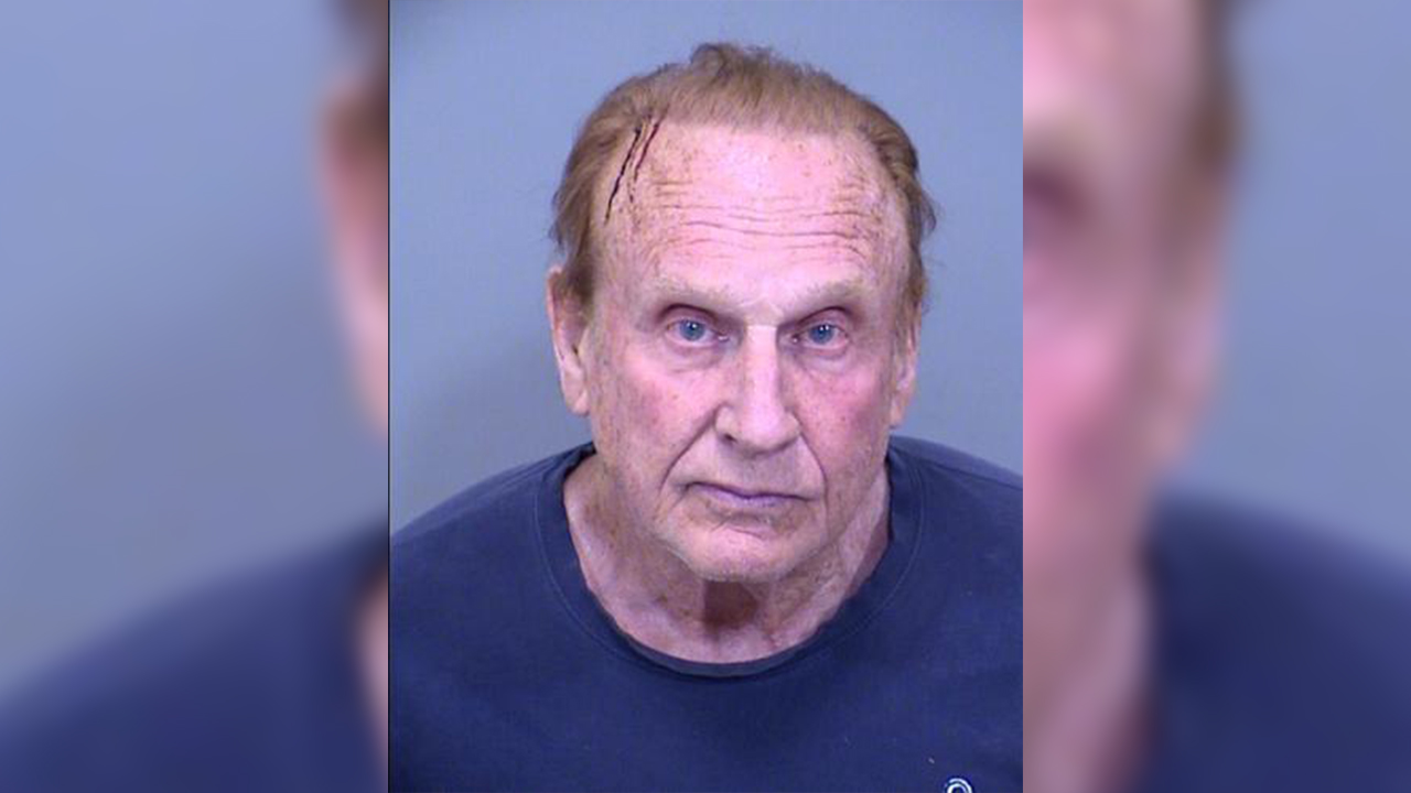 Elderly man accused of exposing himself in Gilbert
