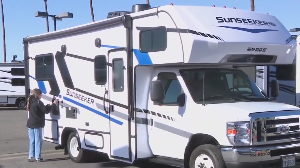 RV dealer offers temporary housing for fire victims
