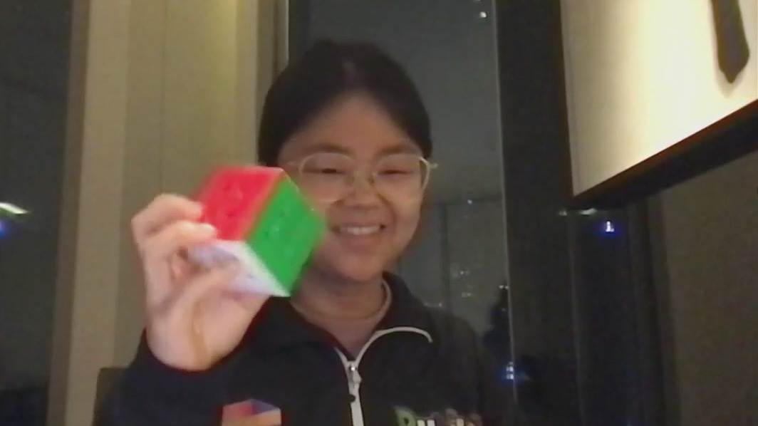 Speedcuber shows off insane Rubik's Cube skills after WCA World Championship