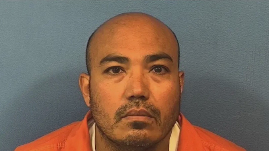 Addison man charged with shooting officer | FOX 32 Chicago