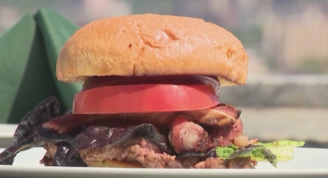 BURGERS WITH BUCK: The Partridge Inn