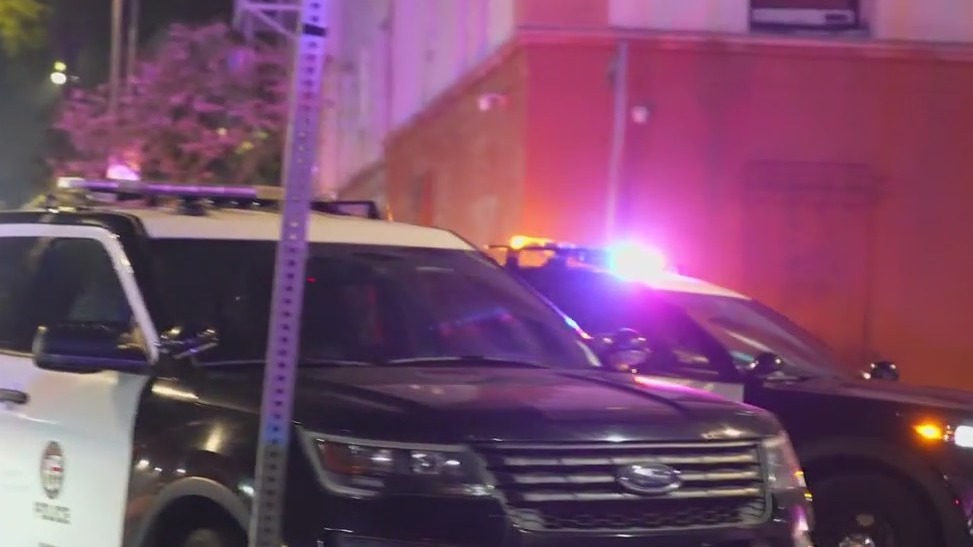 Suspect in Westlake stabbing, barricade in custody